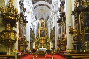 Slavnostní nešpory v kostele sv. Tomáše na Malé Straně, <br/>následuje procesí na Karlův most